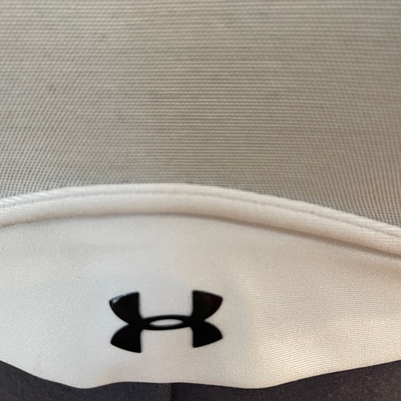 New Under Armour Sports Bra Adjustable Cross Straps LARGE Medium Support NWT - Picture 4 of 9
